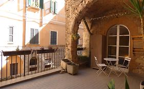 Scappo In Umbria, La Terrazza In Centro